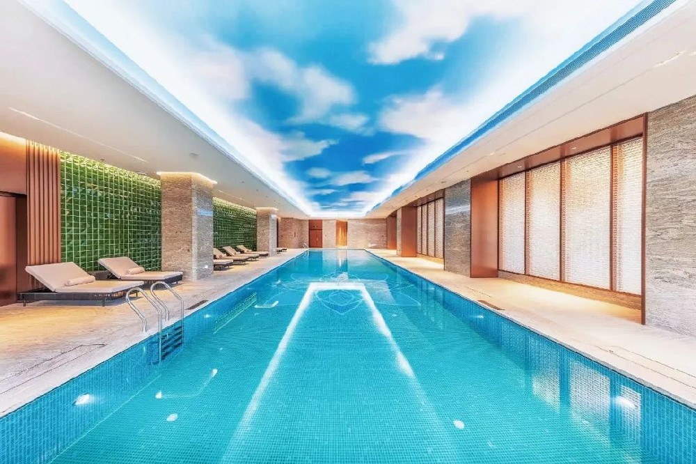 酒店游泳池除濕不踩坑，這款三集一體機(jī)除濕恒溫節(jié)能雙在線